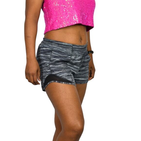 Lululemon Hotty Hot Short II Black Alpine Running Low Rise 4 inch Pockets Size 4 - Picture 9 of 12